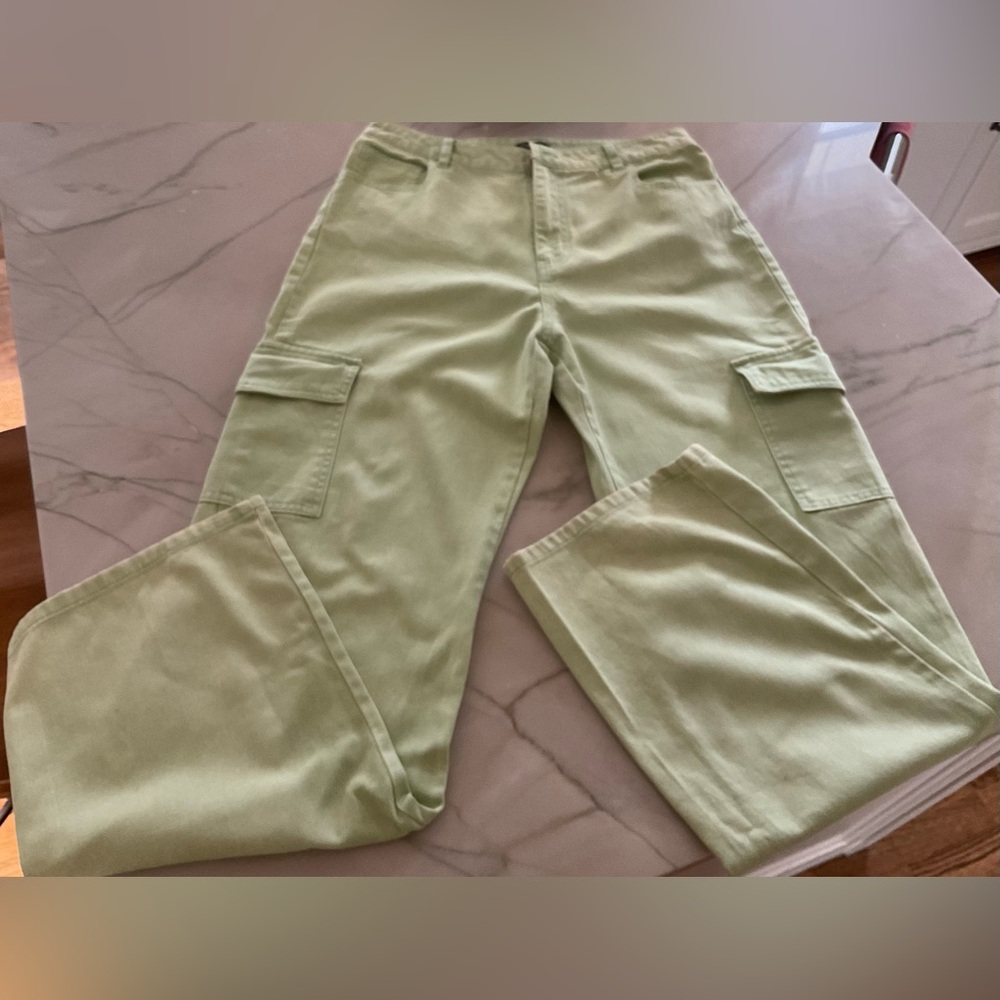 Originality at Von Maur Cargo Pants sz L